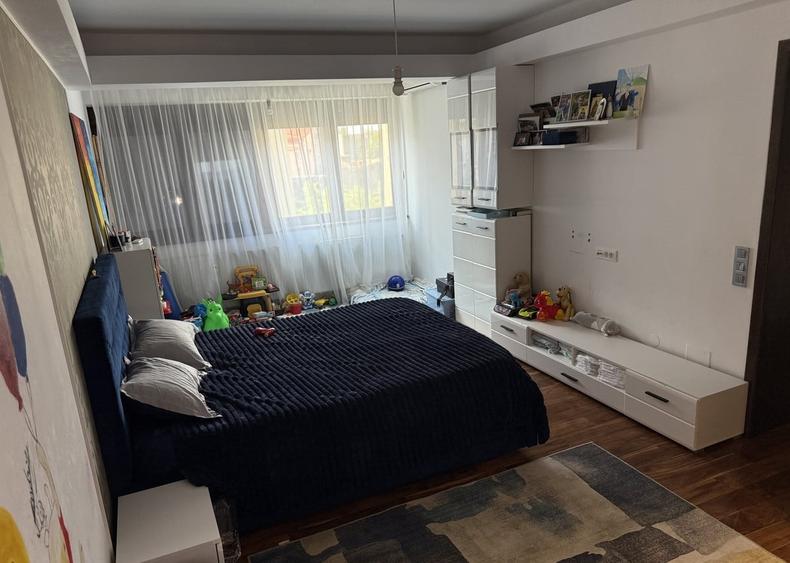 Apartament cu 2 camere semidecomandat, mobilat în Cișmigiu