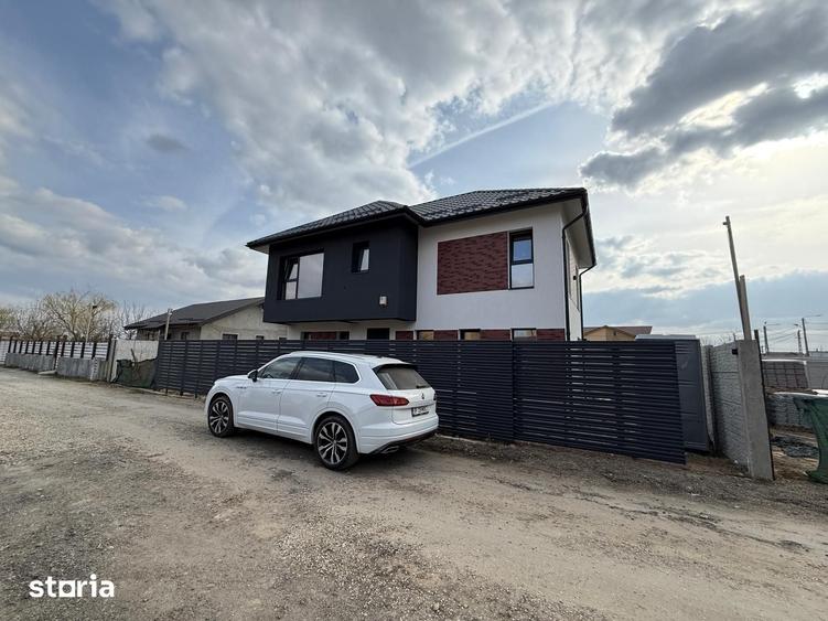 Casă cu 4 camere cu Teren 400 Mp în Domnești