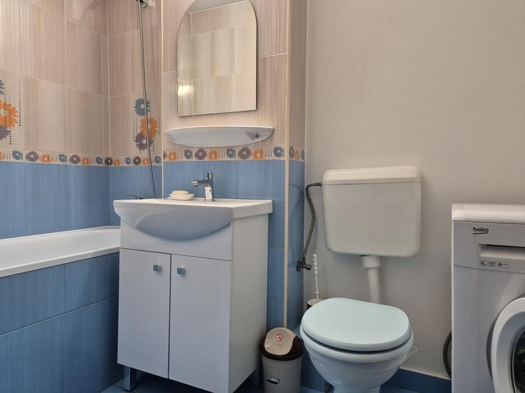 Garsonieră decomandată în Central