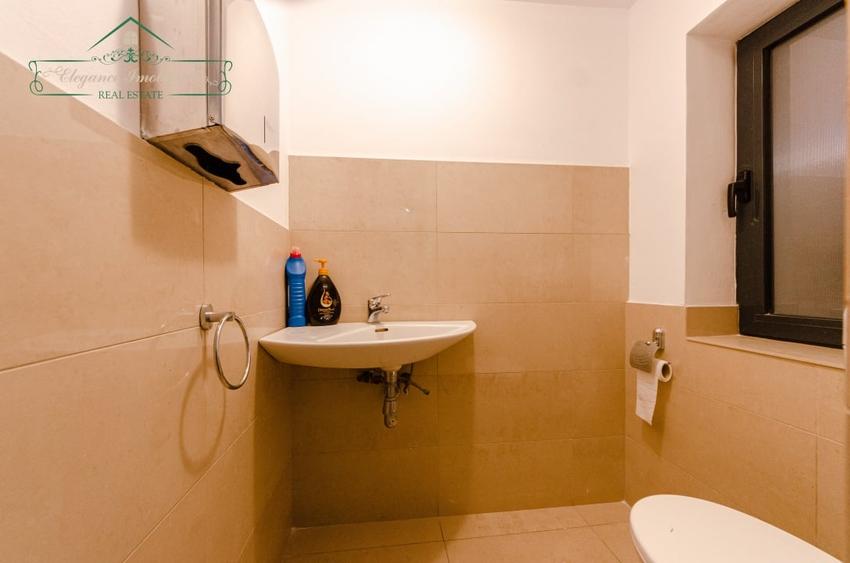 Spațiu comercial, de 241 mp, în Aradul Nou
