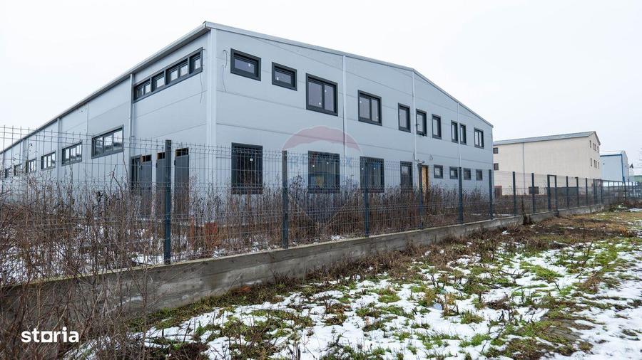 Spațiu comercial, de 1,800 mp, în Central