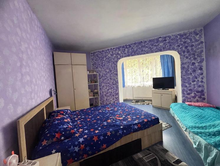 Apartament cu 3 camere decomandat în Capitol