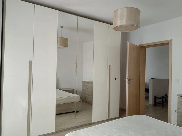 Apartament cu 2 camere decomandat în Tractorul