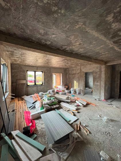 Casă cu 3 camere în Exterior Vest