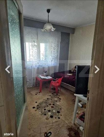 Apartament cu 3 camere semidecomandat, mobilat în Micro 16