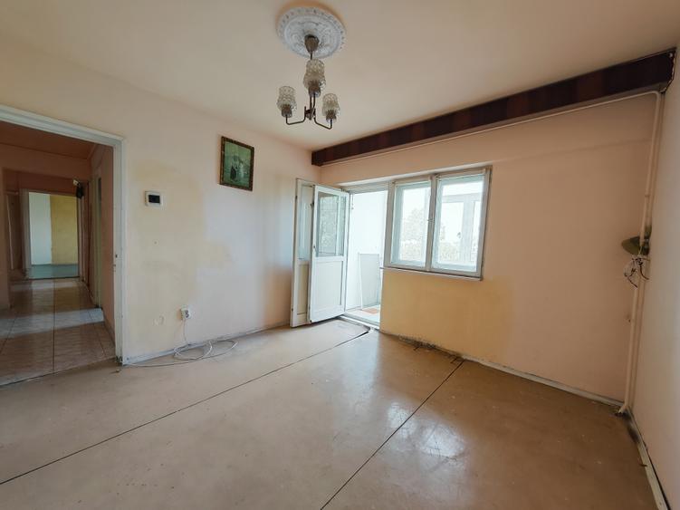 Apartament cu 3 camere decomandat în Faleza Nord