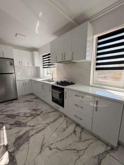 Apartament cu 3 camere decomandat în Exterior Vest