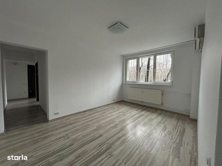 Apartament cu 4 camere în Drumul Taberei