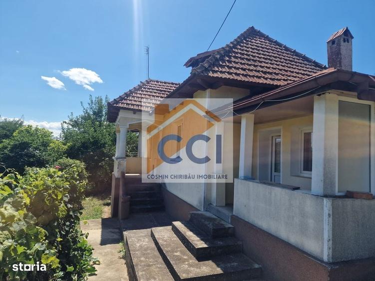 Casă cu 4 camere cu Teren 10426 Mp în Central
