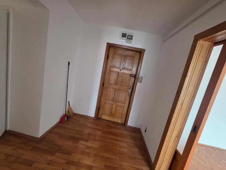 Apartament cu 3 camere decomandat în Bălcescu