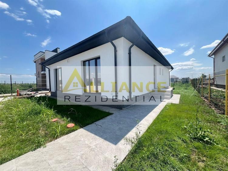 Casă individuală cu 4 camere decomandat cu Canalizare în Berceni