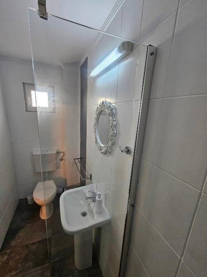 Casă cu 5 camere cu Canalizare în Central