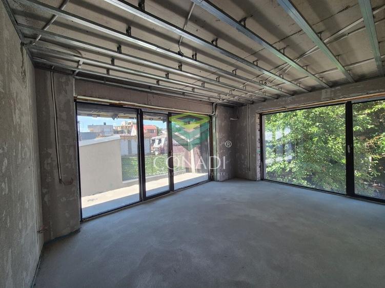 Apartament cu 3 camere decomandat în P-ța Victoriei