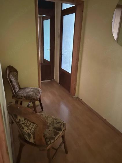 Apartament cu 4 camere decomandat în Radu Negru