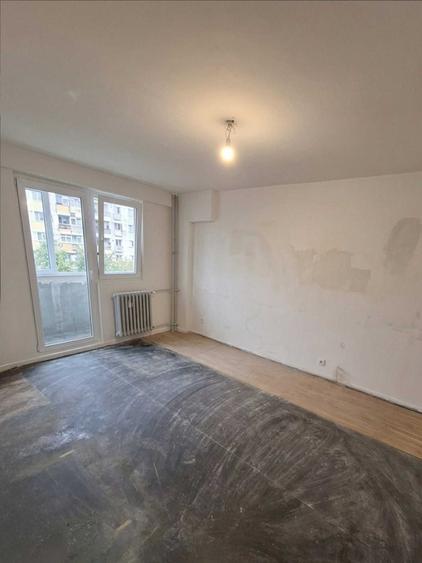 Apartament cu 2 camere decomandat în Lacul Tei