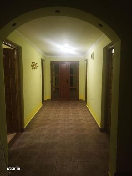 Casă cu 4 camere cu Teren 112 Mp în Central