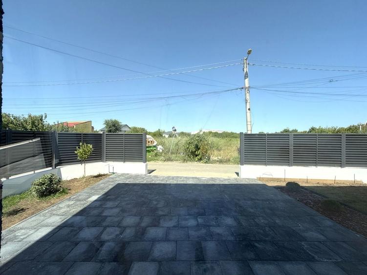 Casă individuală cu 4 camere cu Canalizare în Central