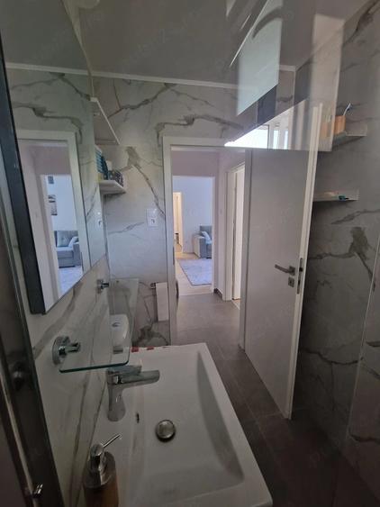 Apartament cu 2 camere decomandat în Apa
