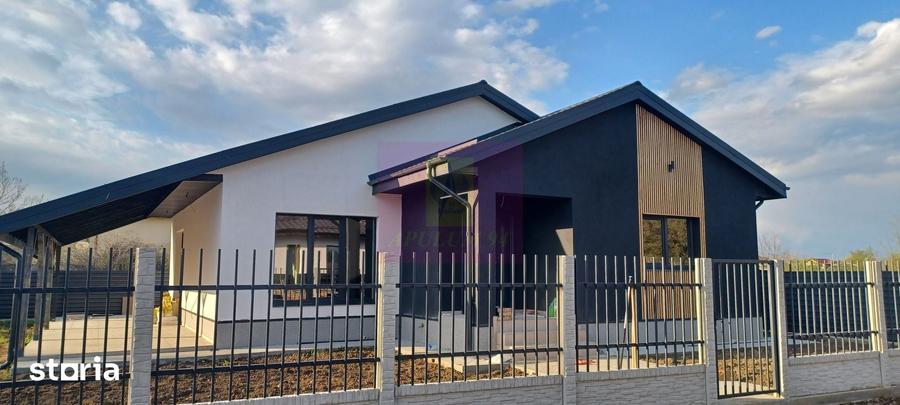 Casă cu 4 camere cu Teren 500 Mp în Tărtășești