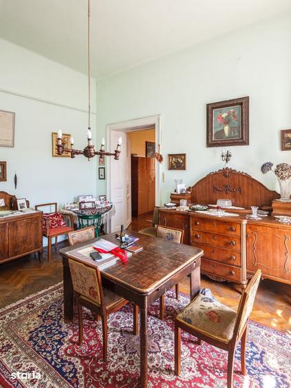Apartament cu 4 camere în Central