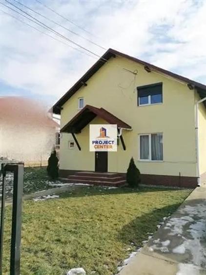 Casă cu 4 camere în Central