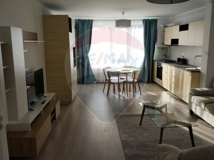 Apartament cu 2 camere semidecomandat, mobilat în Iris