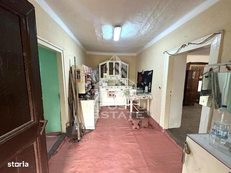 Casă cu 3 camere în Zimandu Nou