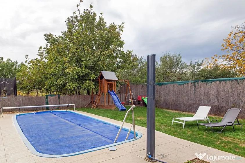 Casă cu 7 camere cu Piscina în Apateu
