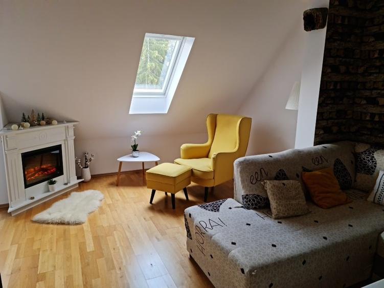 Apartament cu 4 camere decomandat, mobilat în Furnica