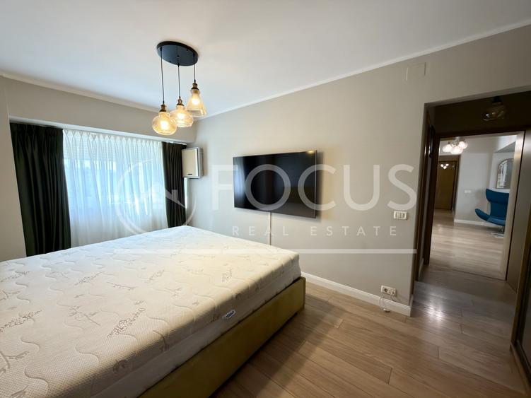 Apartament cu 4 camere semidecomandat, mobilat în P-ța Victoriei