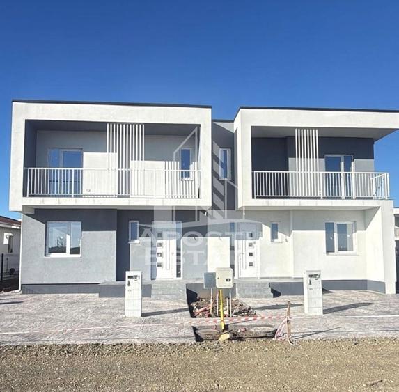 Duplex cu 4 camere cu Canalizare în Remetea Mare