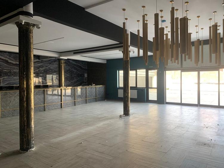 Spațiu comercial, de 300 mp, în Central