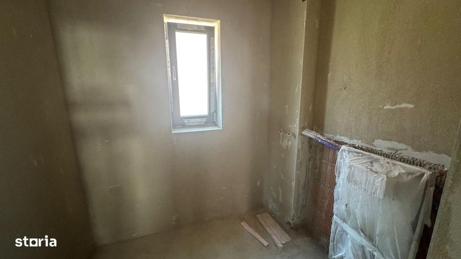 Casă cu 4 camere cu Teren 560 Mp în Cristian