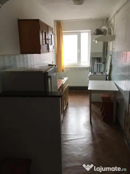 Apartament cu 2 camere decomandat în Ostroveni