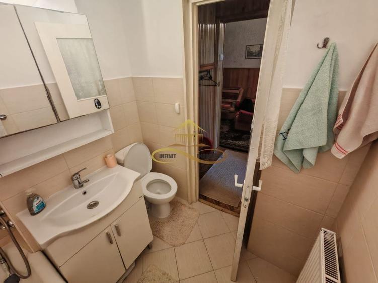 Apartament cu 3 camere decomandat, mobilat în Alexandru cel Bun