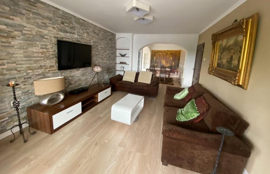 Apartament cu 3 camere decomandat, mobilat în Ultracentral