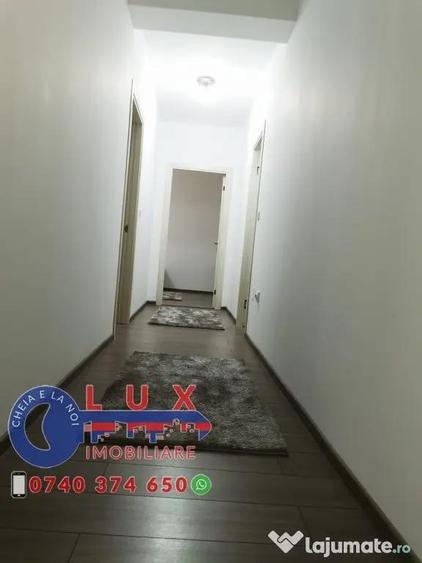 Apartament cu 3 camere decomandat în Big