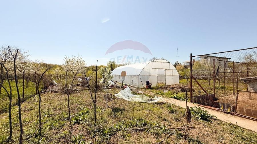 Casă cu 7 camere cu Teren 1592 Mp în Bălteni