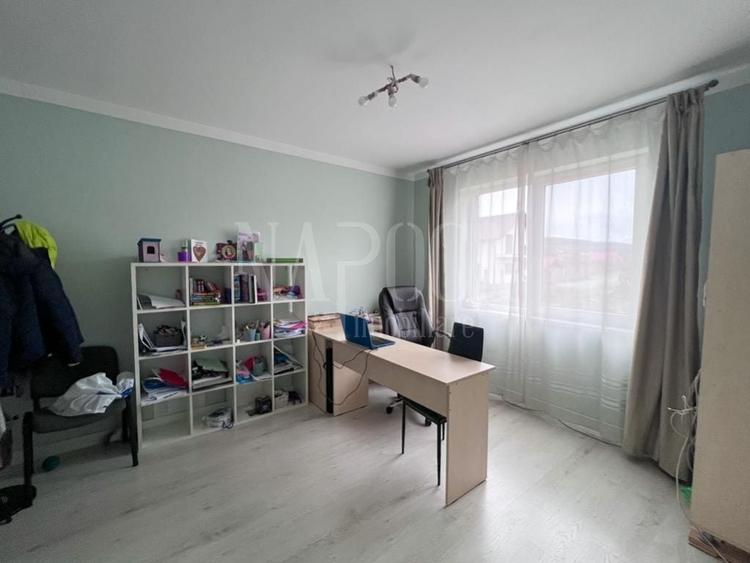 Casă individuală cu 5 camere cu Canalizare în Iris