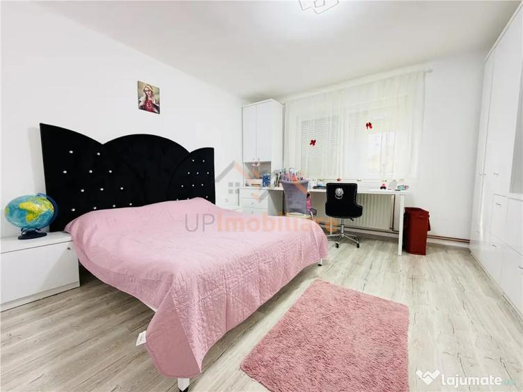 Casă cu 5 camere cu Teren 1000 Mp în Tărian