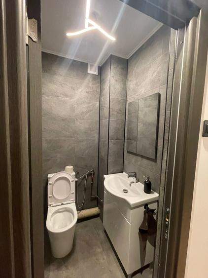 Apartament cu 4 camere decomandat în Malu Roșu