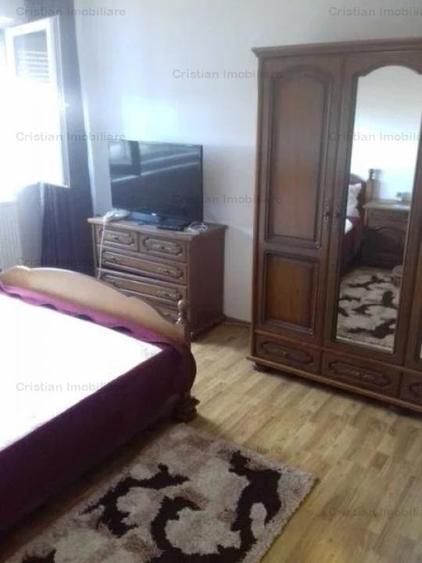 Garsonieră decomandată, mobilată în Apollo
