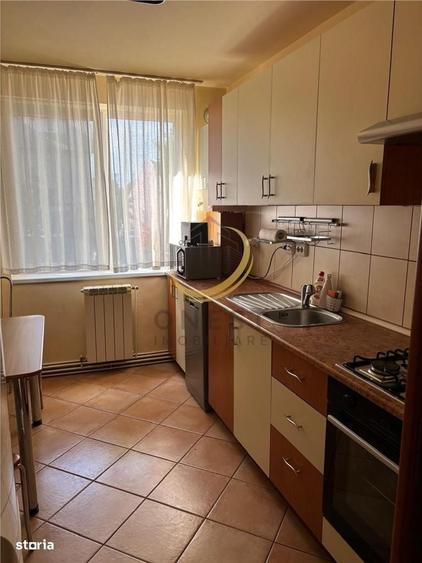 Apartament cu 3 camere semidecomandat în Bălcescu