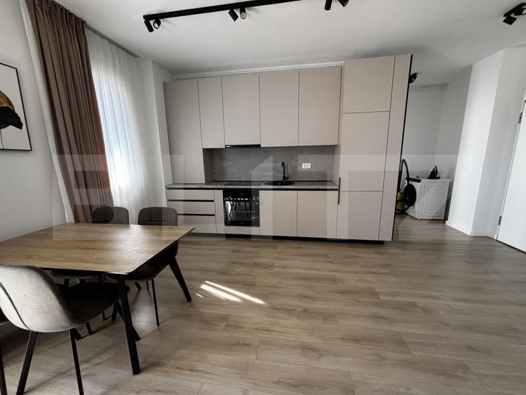 Apartament cu 2 camere semidecomandat, mobilat în Aradului