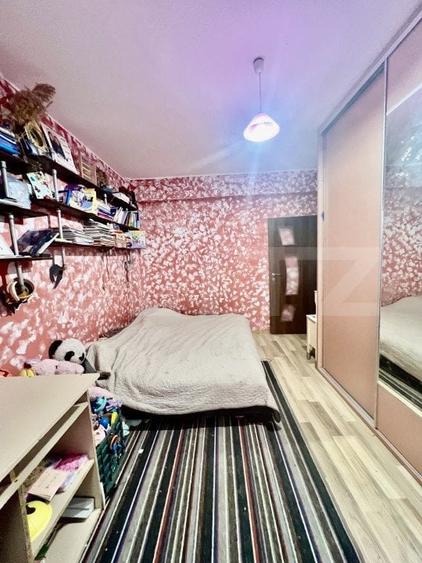 Apartament cu 4 camere semidecomandat, mobilat în Europa