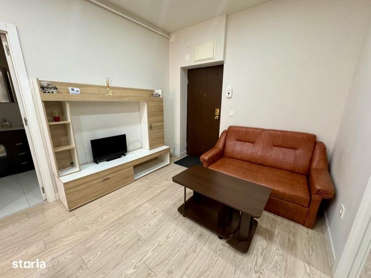Apartament cu 3 camere semidecomandat în Intim