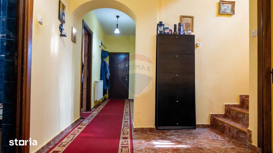 Casă cu 6 camere cu Teren 253 Mp în Colentina