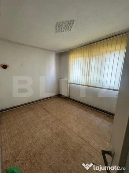 Apartament cu 2 camere semidecomandat în Micro 11