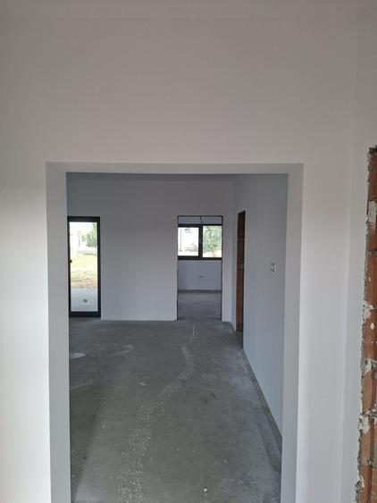 Casă cu 3 camere în Peciu Nou
