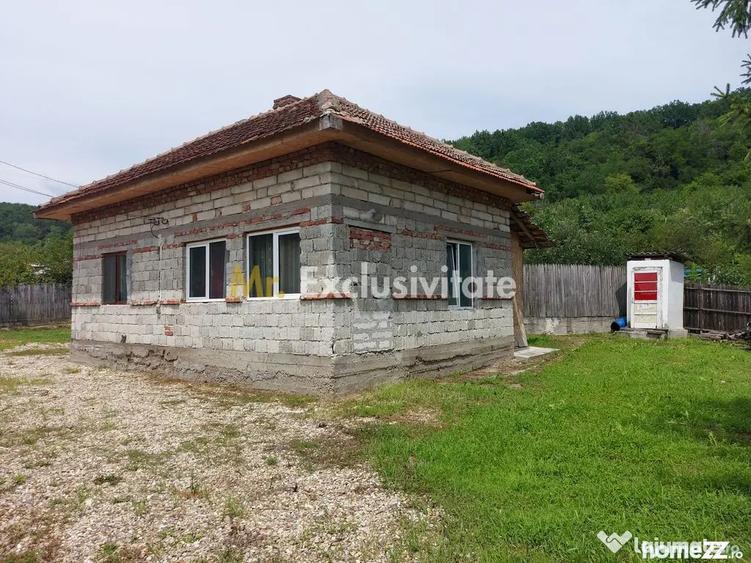 Casă cu 4 camere cu Teren 405 Mp în Bascov